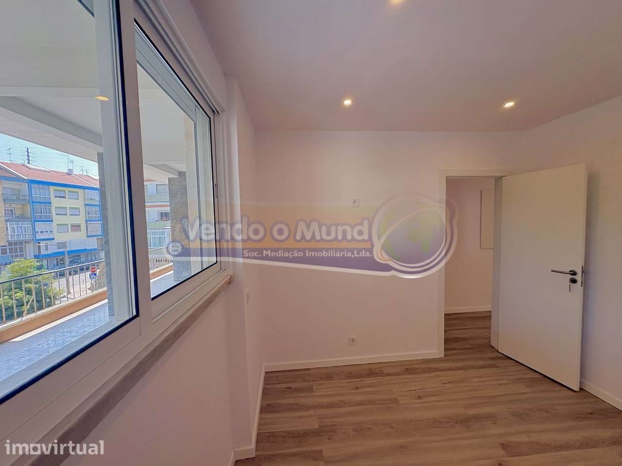 Apartamento T1 +1 em Sacavém (LXLR044) - Grande imagem: 2/33