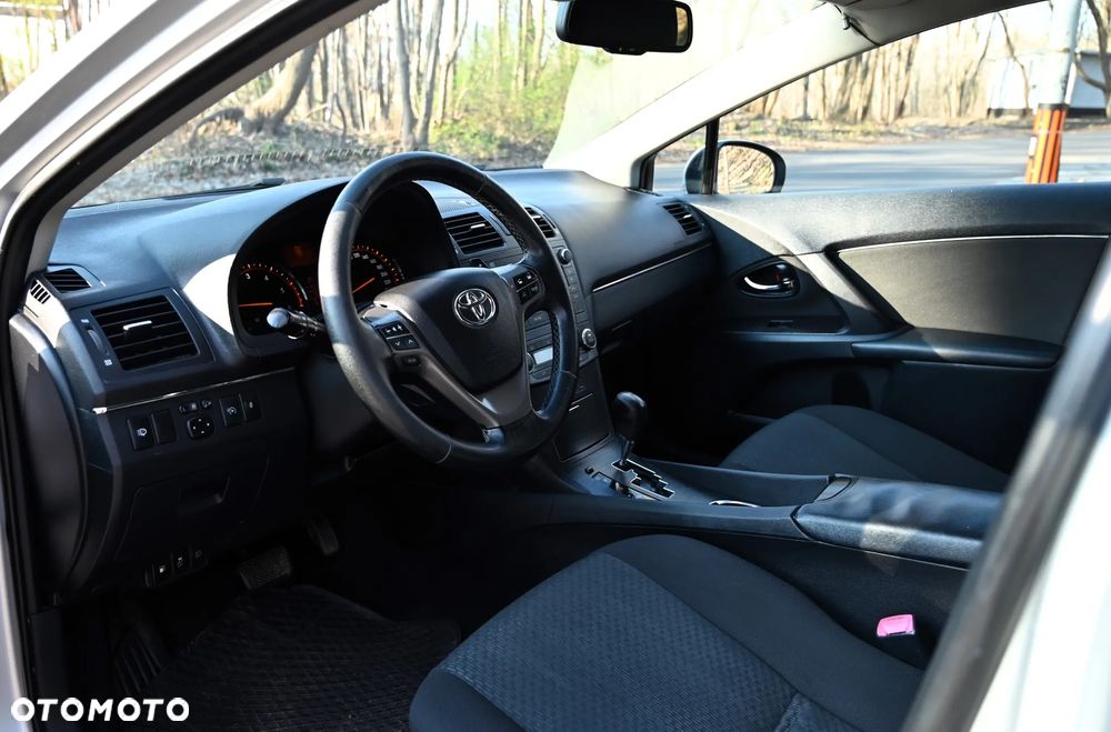 Toyota Avensis - 20