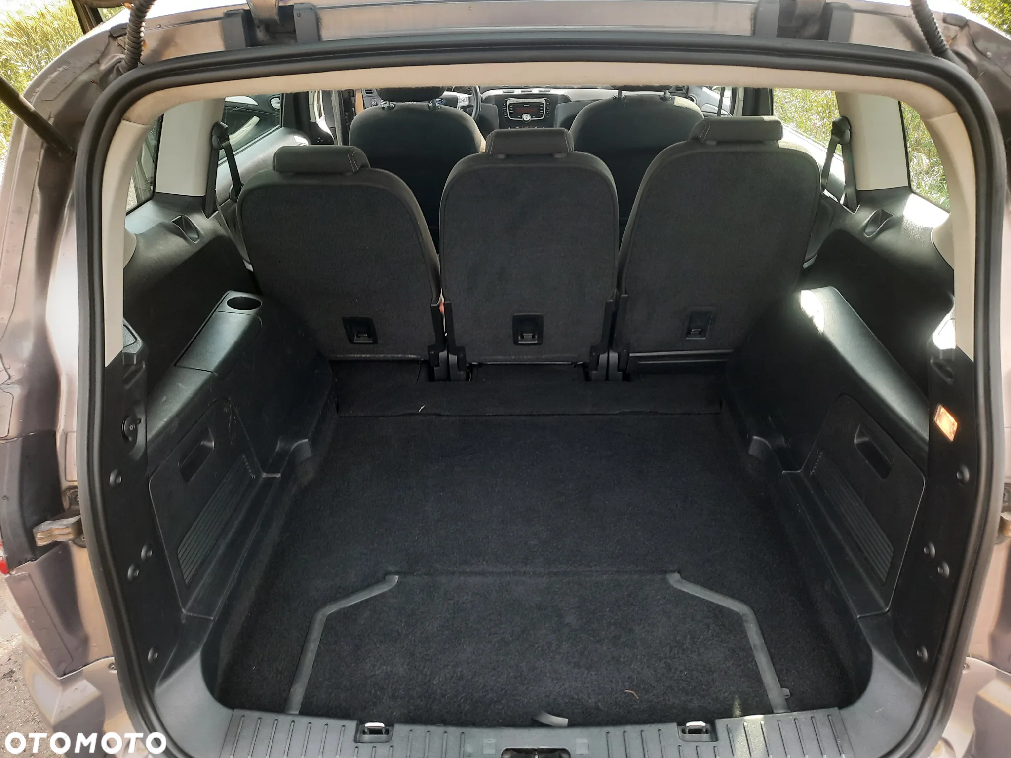 Ford S-Max - 17