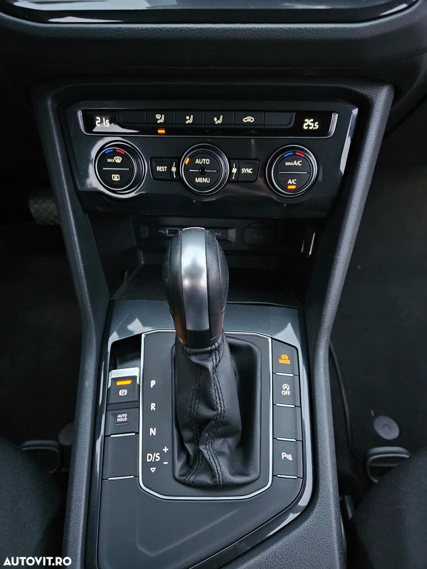 Volkswagen Tiguan 2.0 TDI SCR DSG R-Line - 39