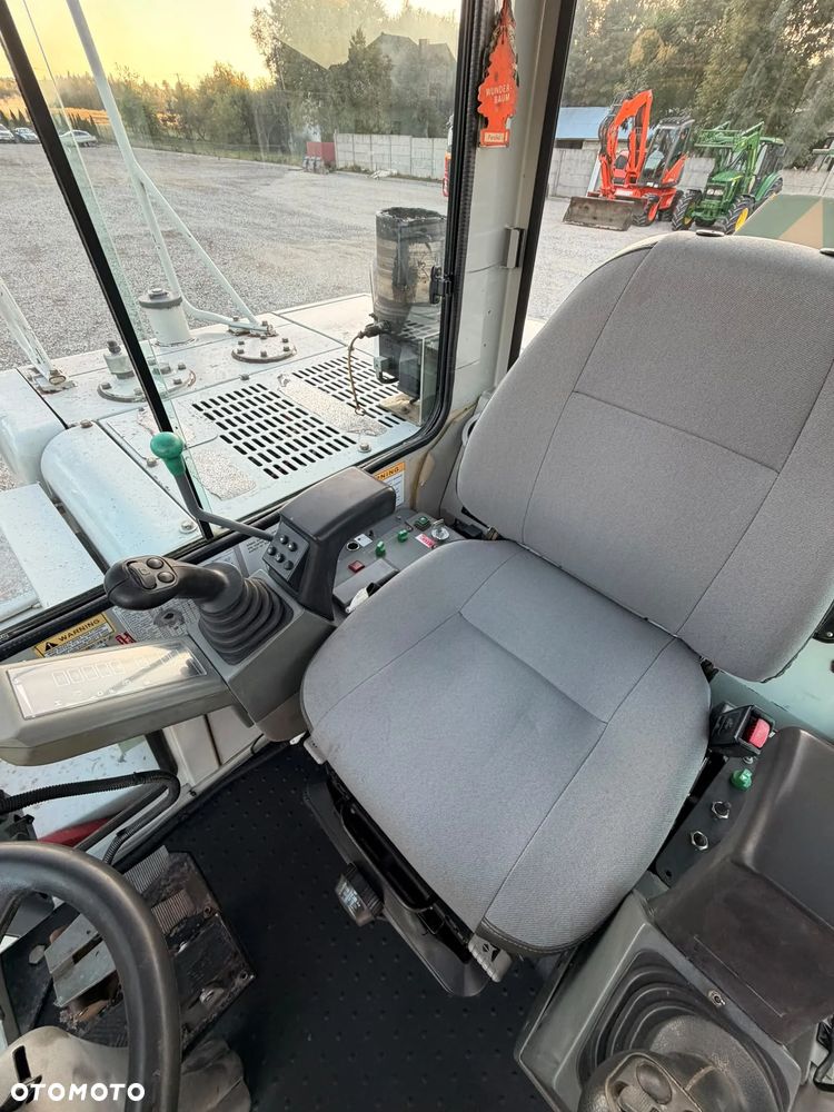 Takeuchi tb175w - 16