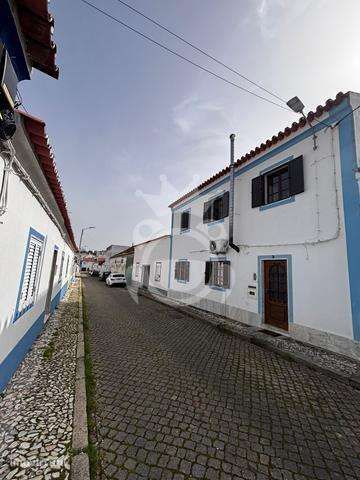 Moradia T3 no centro da Vila de Redondo - Grande imagem: 2/19