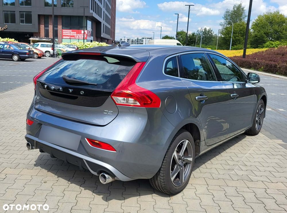 Volvo V40 D2 Drive-E R-Design Momentum - 5