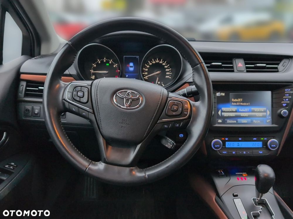 Toyota Avensis 2.0 Premium MS - 12