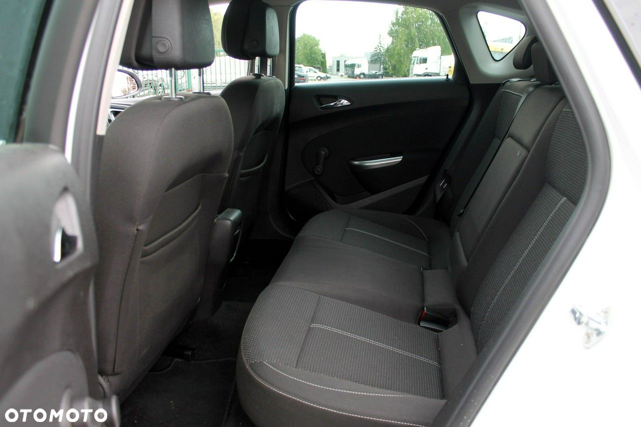 Opel Astra IV 1.4 T Cosmo S&S - 30