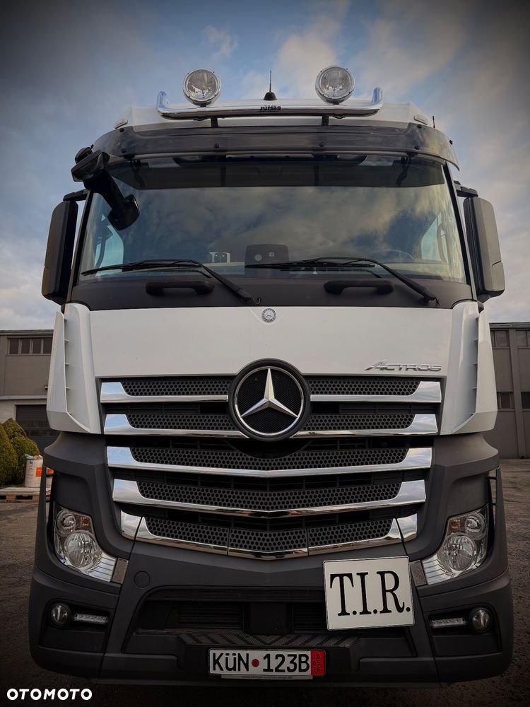 Mercedes-Benz Actros - 1