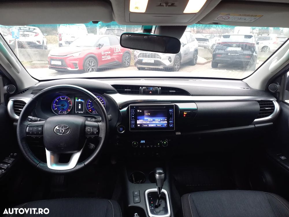 Toyota Hilux 4x4 Double Cab A/T Invincible - 14