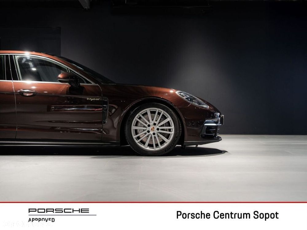 Porsche Panamera 4 E-Hybrid 10 Years Edition - 11