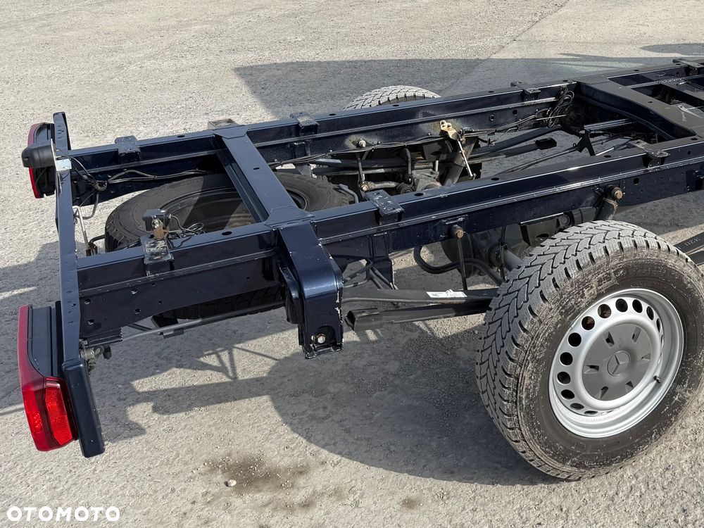 Mercedes-Benz Sprinter 319 - 8