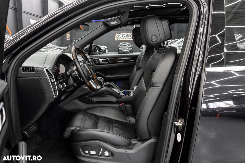 Porsche Cayenne S - 17