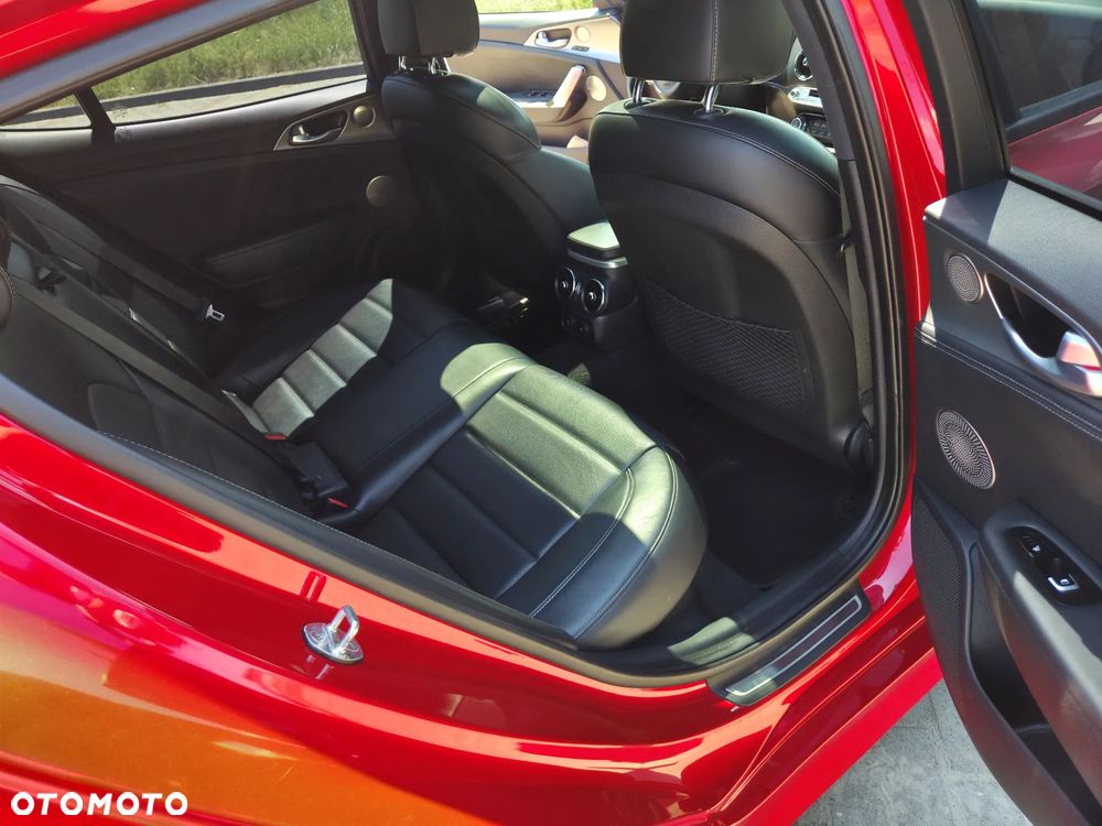 Kia Stinger - 18