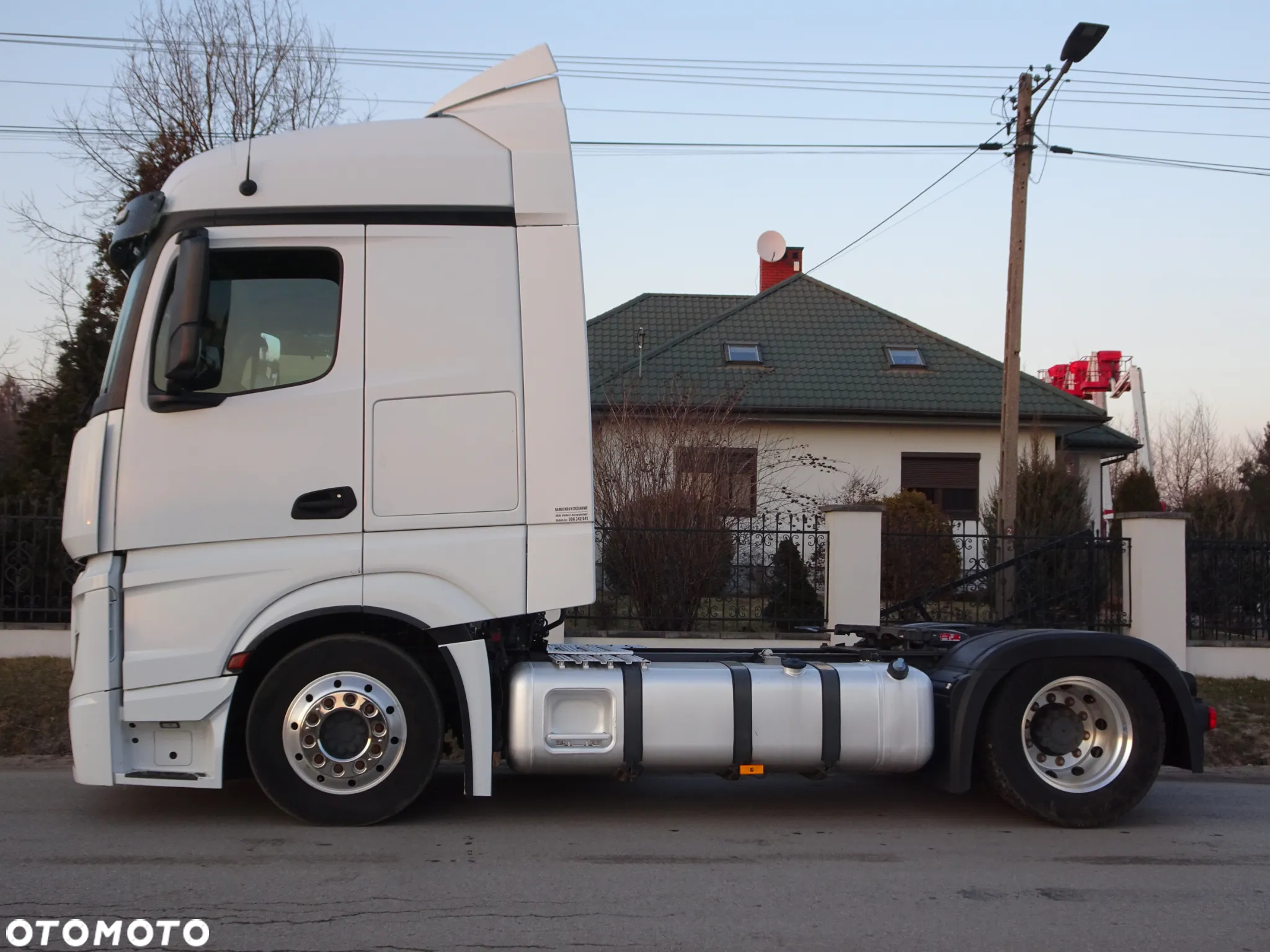 Mercedes-Benz Actros 1845 z Niemiec idealny serwisowany Lowdeck - 3