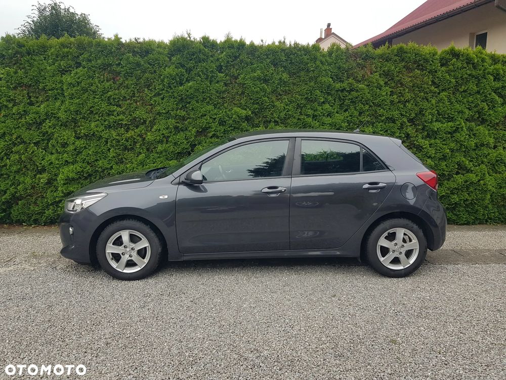 Kia Rio - 12