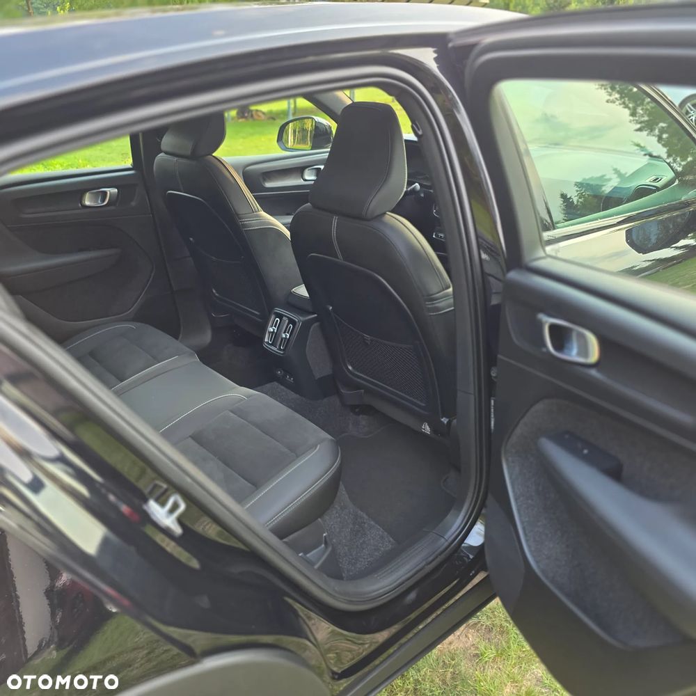Volvo C40 Recharge 82 kWh Twin Motor Plus - 18
