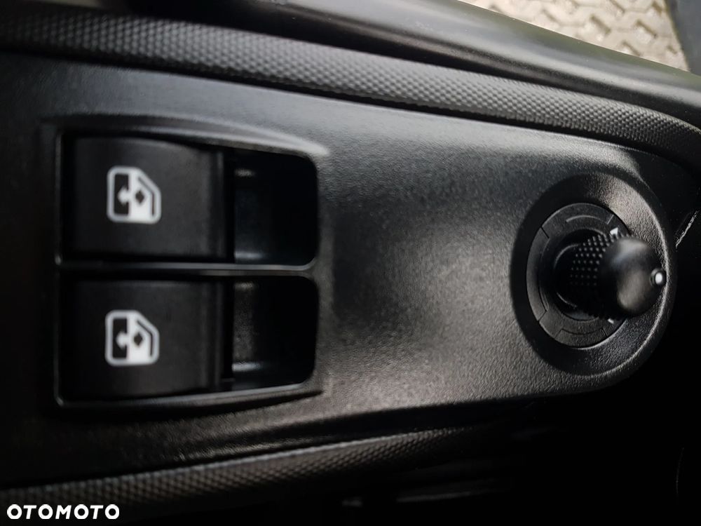 Iveco DAILY KONTENER NISKOPODŁOGOWY 4,43x2,23x2,42 SKLEP FOODTRUCK BAR KLIMA KONIOWÓZ KAMPER - 9