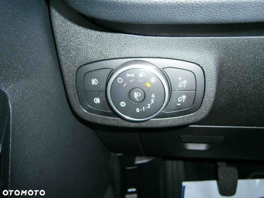 Ford Fiesta 1.0 EcoBoost S&S TITANIUM X - 24
