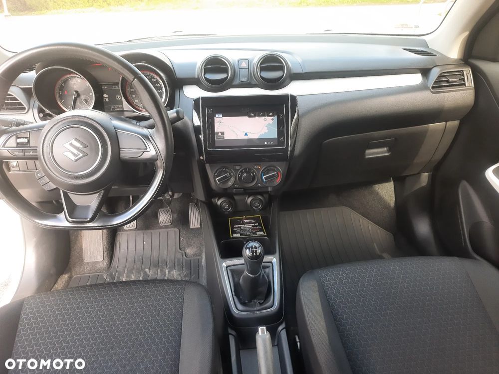 Suzuki Swift 1.2 SHVS Premium Plus - 10
