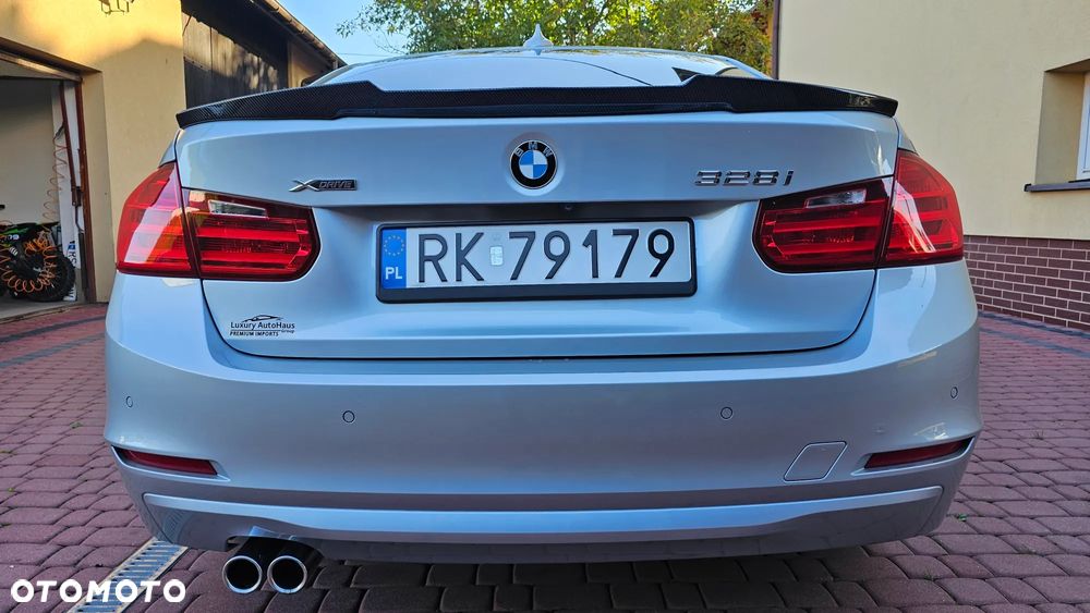BMW Seria 3 328i xDrive Sport-Aut Sport Line - 24