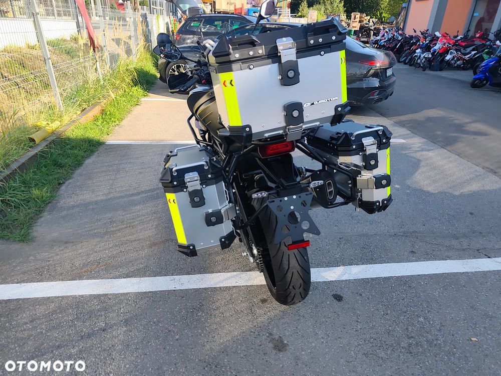 QJMOTOR SRT900S - 14
