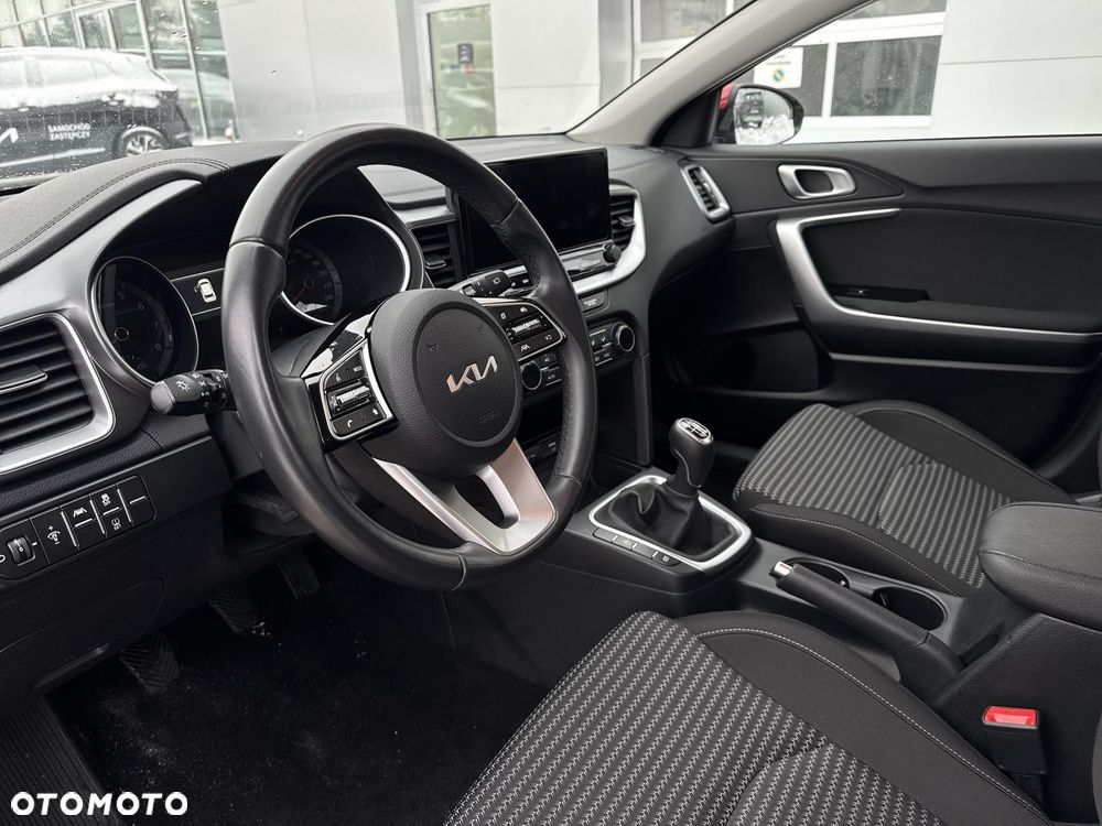 Kia Ceed 1.5 T-GDI M - 9