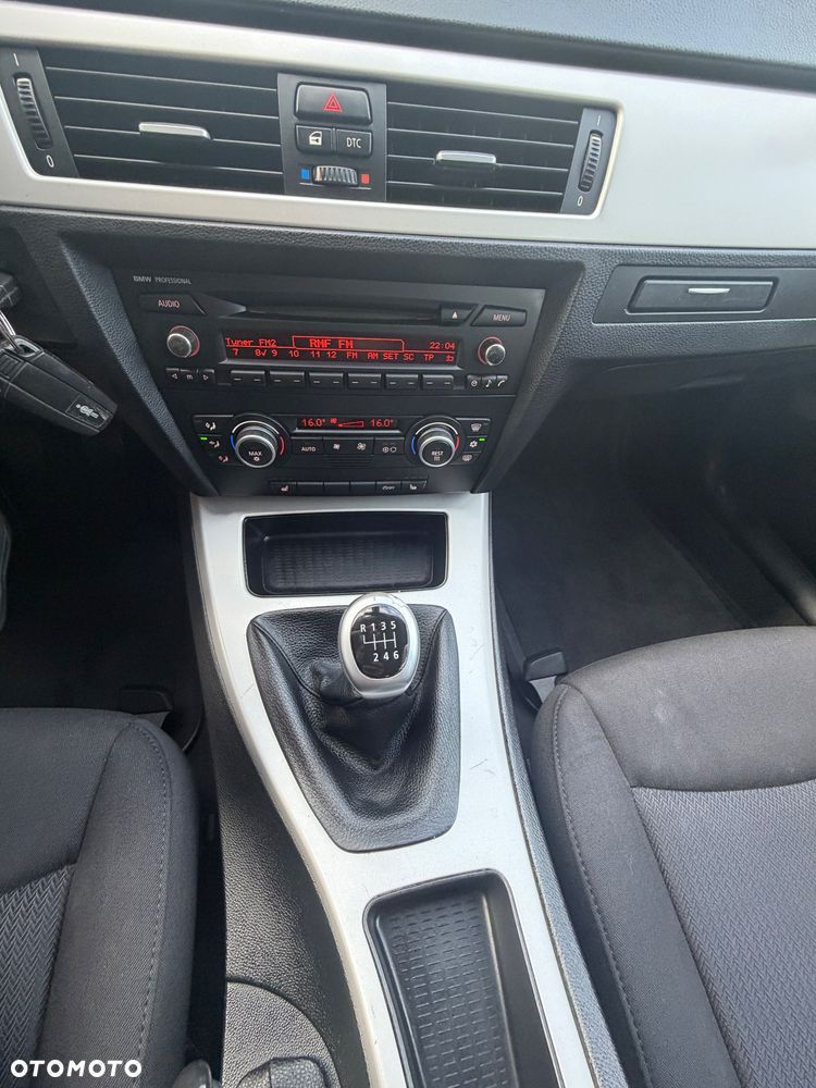 BMW Seria 3 318i Edition Exclusive - 20