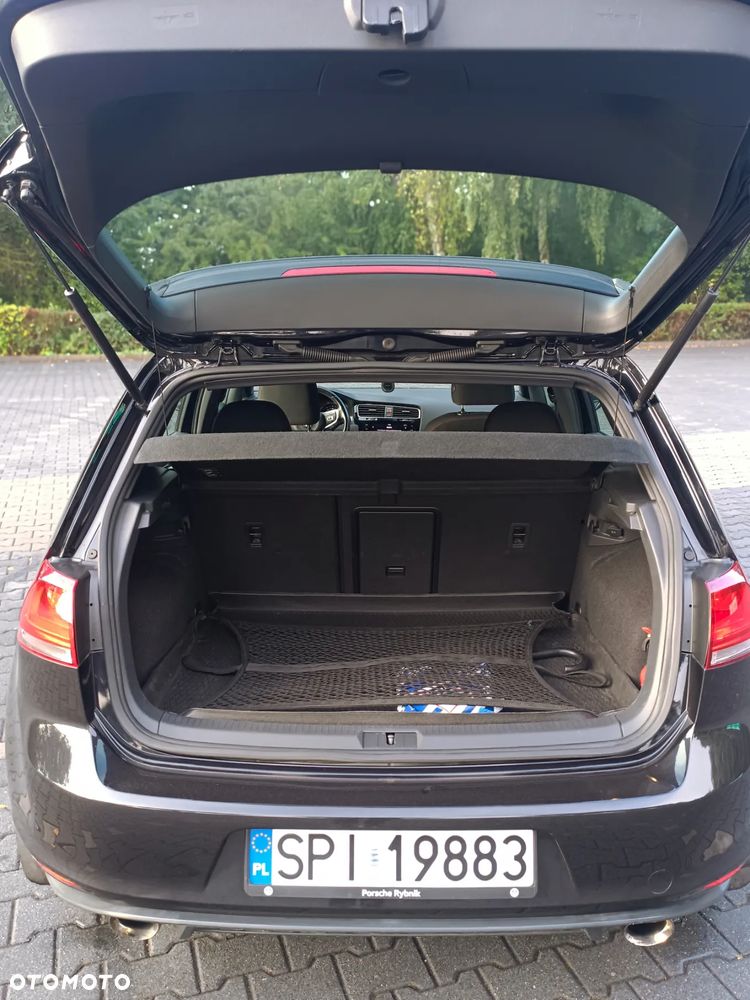 Volkswagen Golf - 10