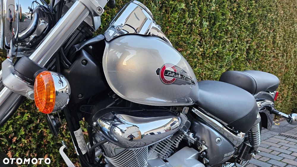 Suzuki Intruder - 16