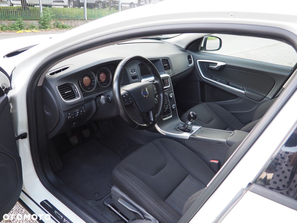 Volvo S60 D2 - 17