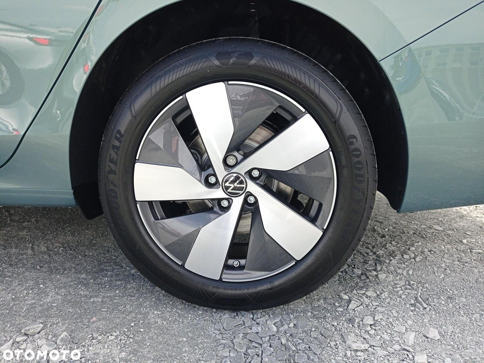 Volkswagen Passat - 18