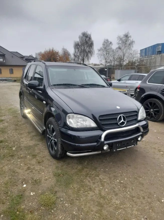 Mercedes-Benz ML 320