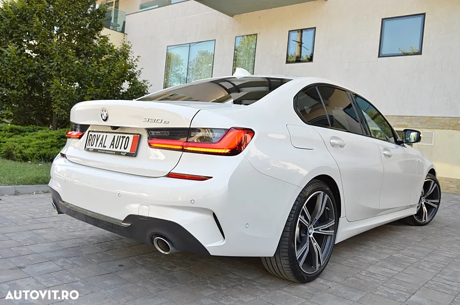 BMW Seria 3 330e Aut. M Sport - 17