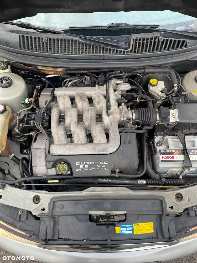 Ford Mondeo 2.5 V6 Ghia - 10