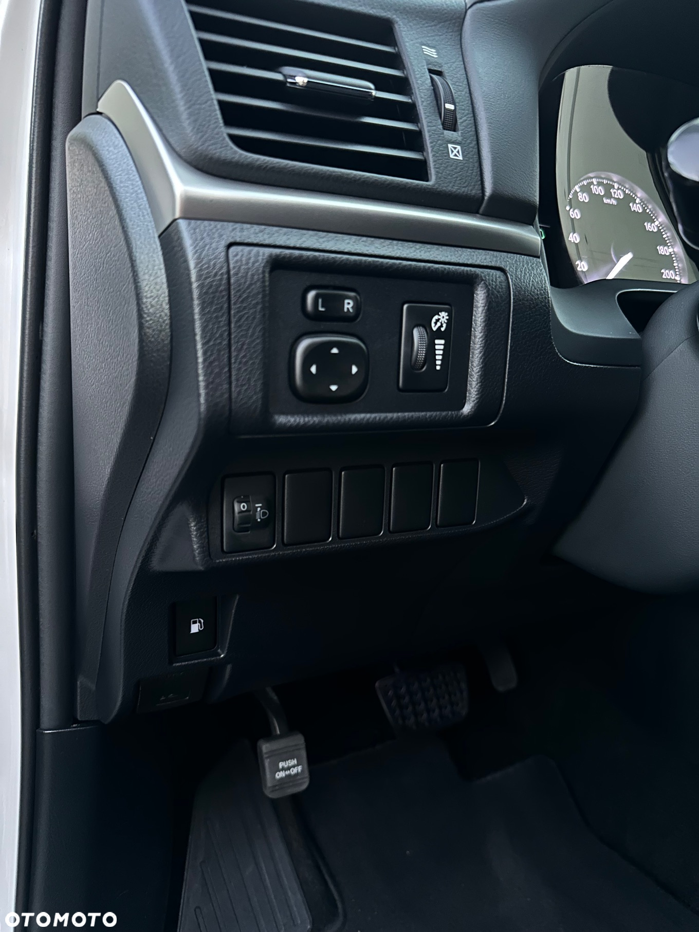 Lexus CT 200h - 28