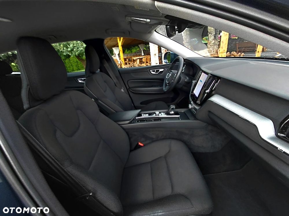Volvo XC 60 B4 D AWD Geartronic Momentum - 32