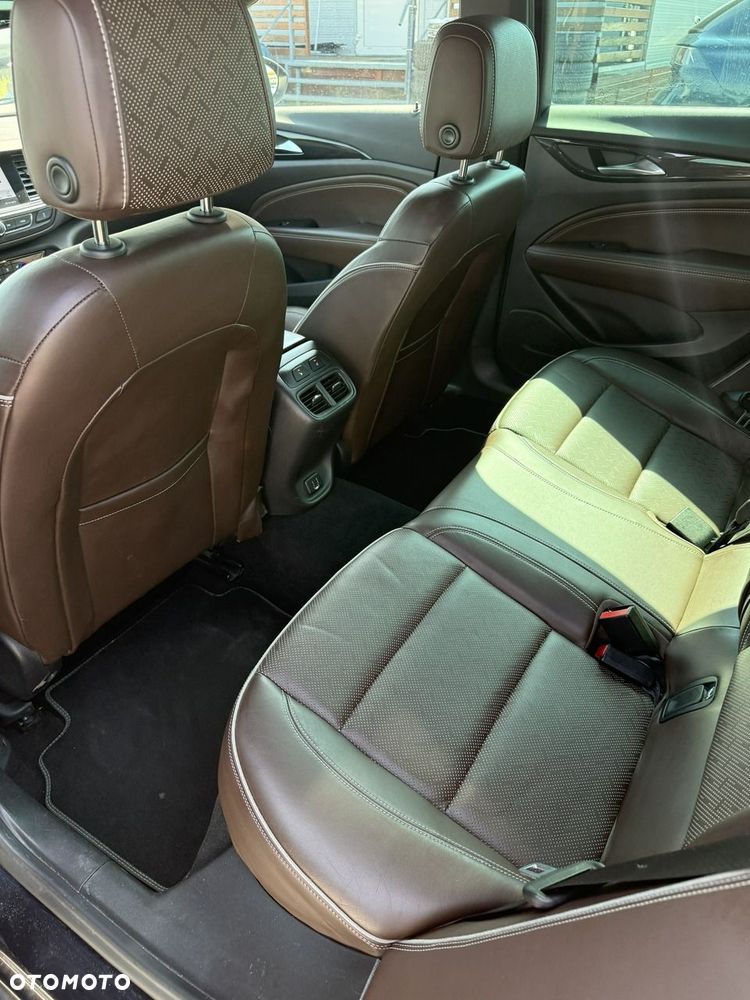 Opel Insignia - 25