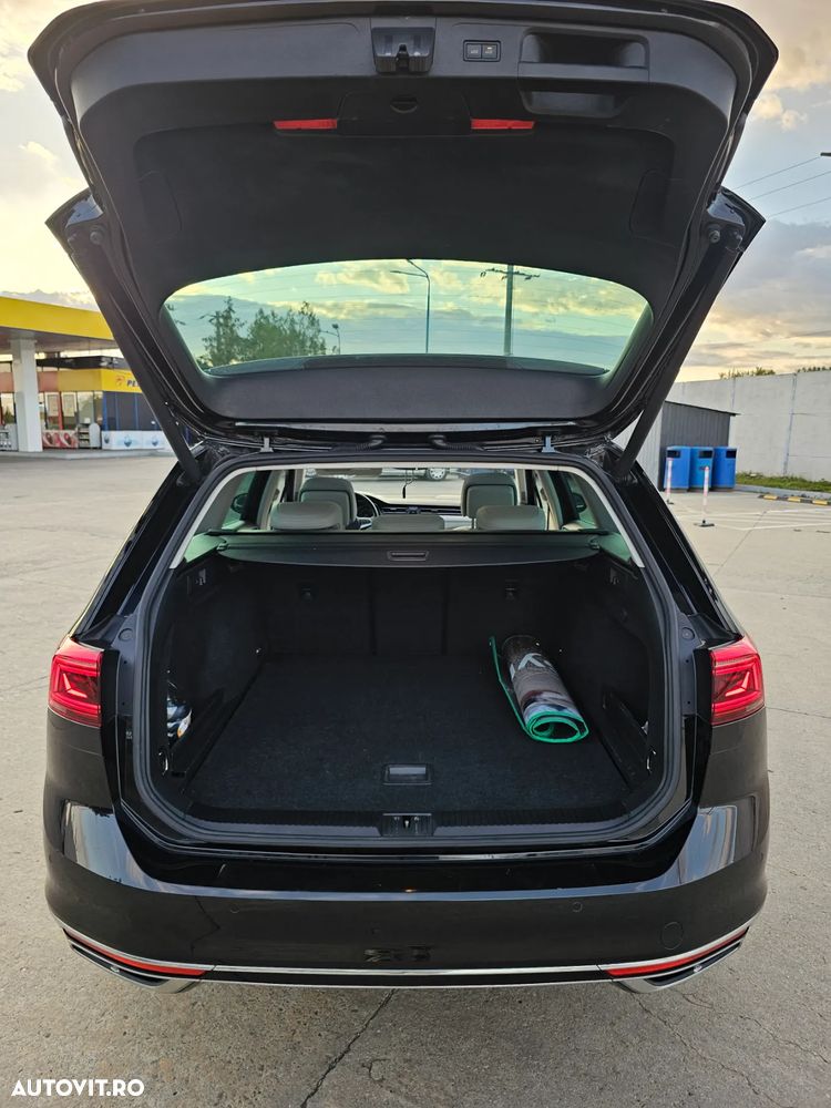 Volkswagen Passat Variant 2.0 TDI DSG R Executive - 6