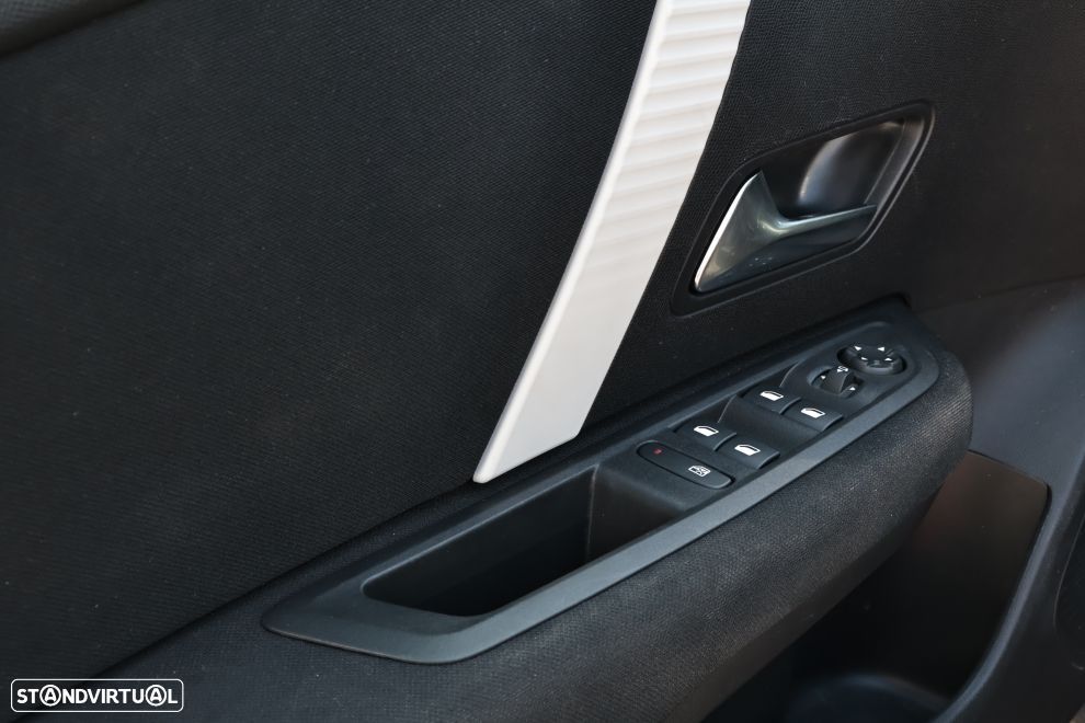 Citroën C4 1.2 Hybrid Plus e-DSC6 - 17