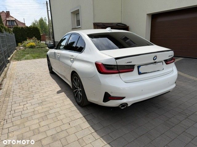 BMW Seria 3 320d Sport Line - 2