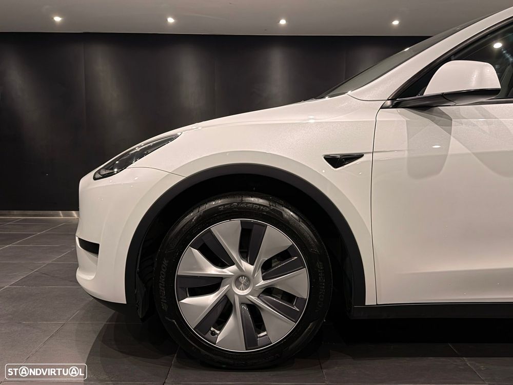 Tesla Model Y Standard - 3