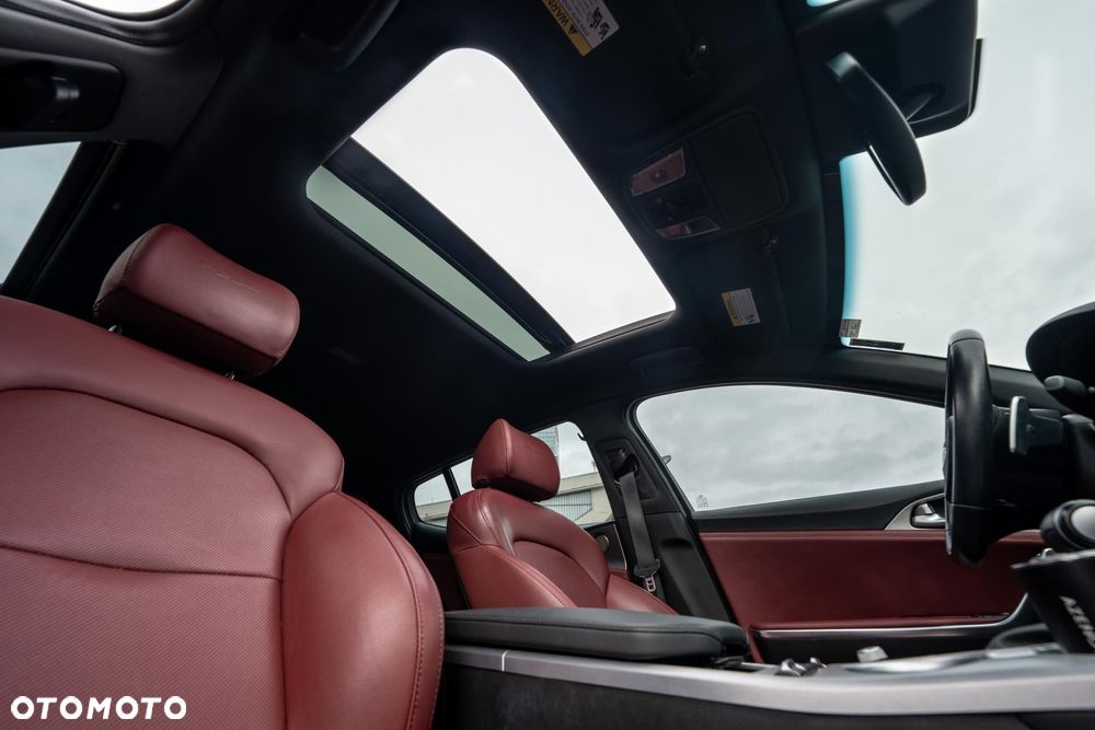 Kia Stinger - 14