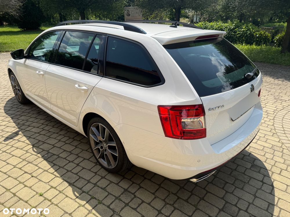 Skoda Octavia Combi 2.0 TDI DSG RS - 12