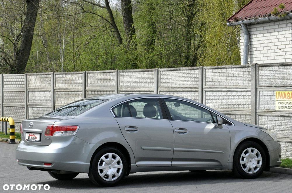 Toyota Avensis 1.8 Active - 29