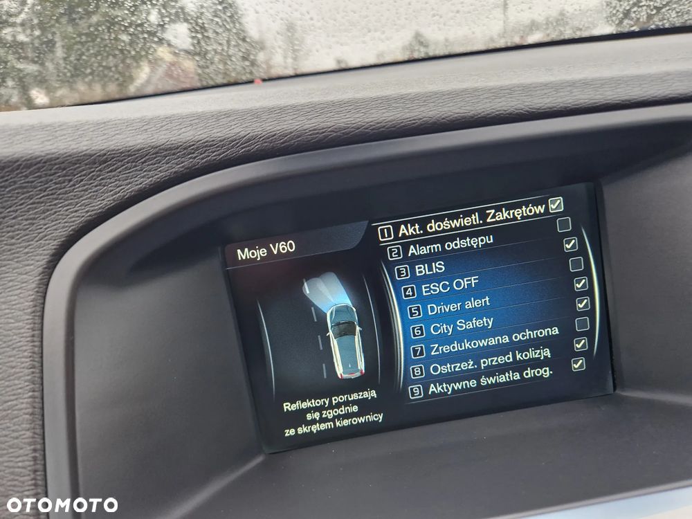 Volvo V60 D6 AWD Plug-in Hybrid Summum - 25