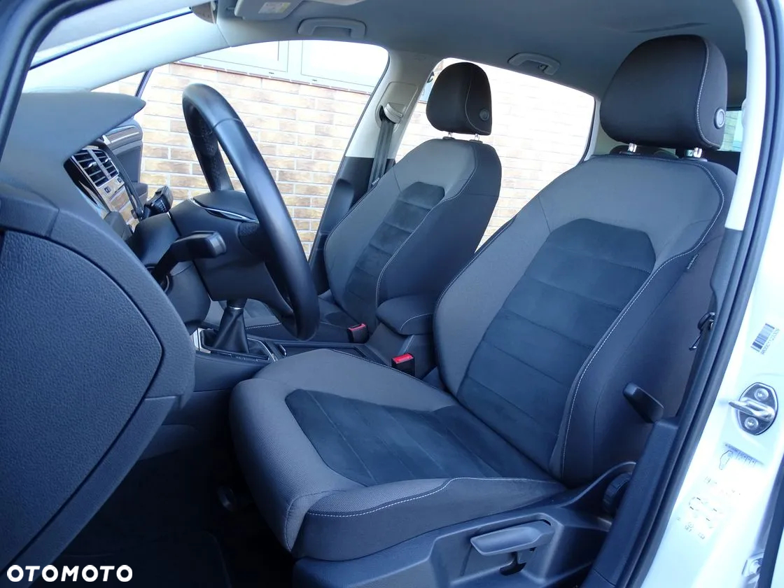 Volkswagen Golf - 21