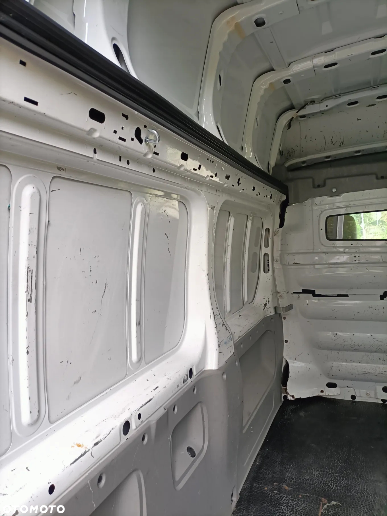 Opel Vivaro - 10