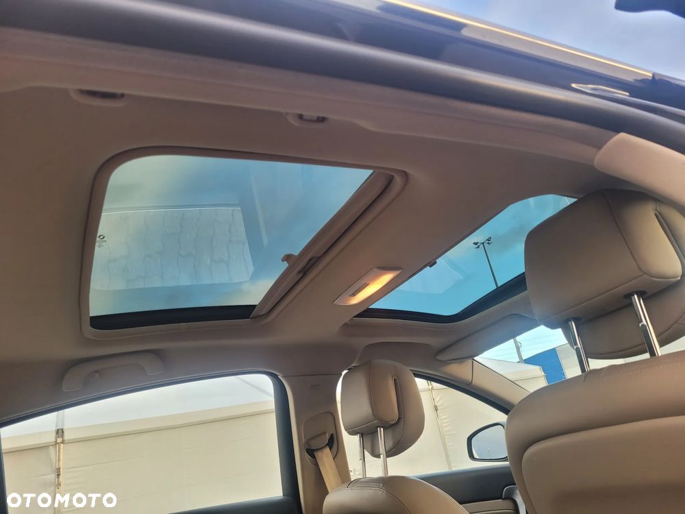 Renault Latitude dCi 175 FAP - 12