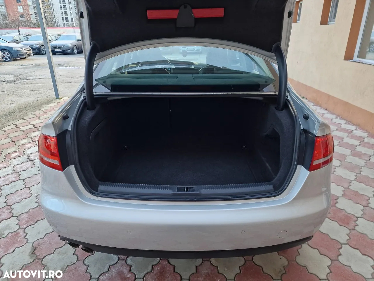 Audi A4 2.0 TDI B8 - 11