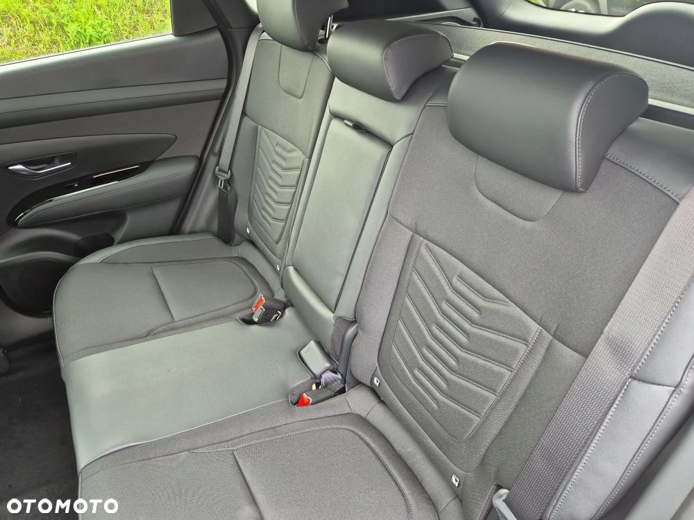Hyundai Tucson 1.6 T-GDi HEV Executive 2WD - 11