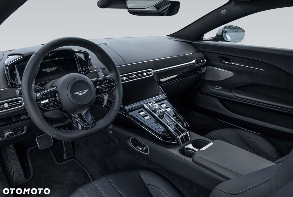 Aston Martin Vantage - 8