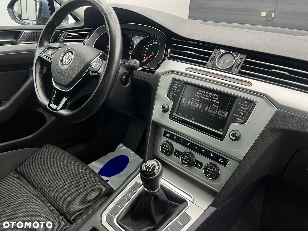 Volkswagen Passat - 8